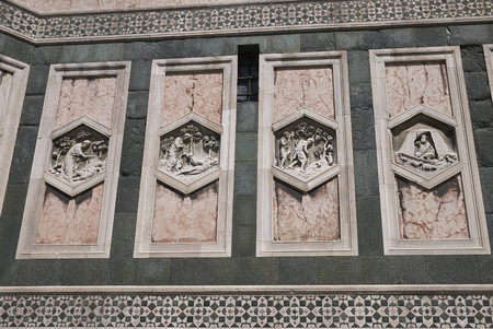 Firenze, Italy - June 21, 2018 : Details of Florence Cathedral (Cattedrale di Santa Maria del Fiore)のeditorial素材