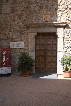 Cefalu, Italy - September 09, 2018: Entrance gate of the Cathedral of Cefaluのeditorial素材