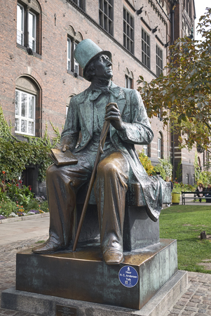 Copenhagen, Denmark - October 09, 2018 : view of Statue of Hans Christian Andersenのeditorial素材