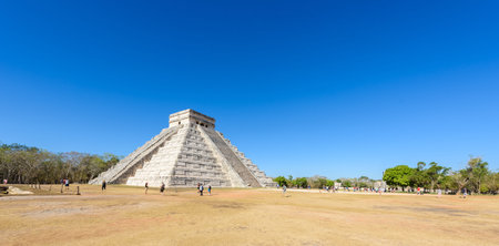 Chichen Itza - El Castillo Pyramid - Ancient Maya Temple Ruins in Yucatan, Mexicoのeditorial素材