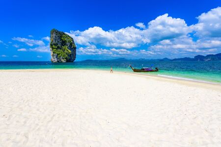 Poda Island - Paradise beach in tropical scenery - near Ao Nang, Ao Phra Nang bay, Krabi, Thailand.の写真素材