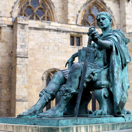 A bronze statue of Constantine I outside York Minster in Englandのeditorial素材