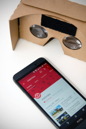 Google cardboard is easy way to watch movies in 3Dのeditorial素材