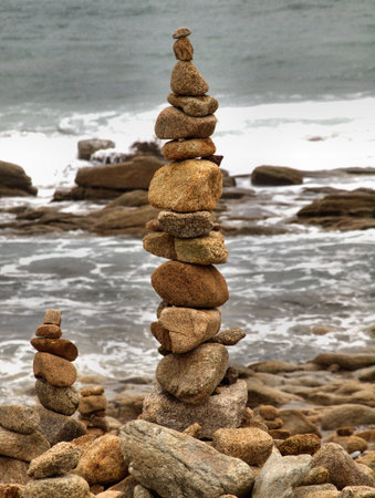 Steinmaennchen vor Atlantikの写真素材