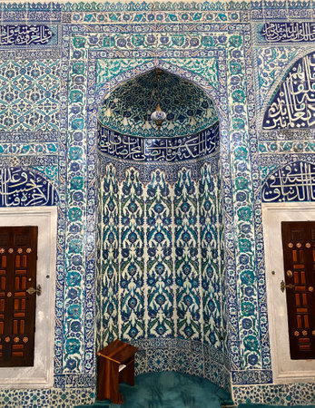 Interior of Sheikh Lotfollah Mosque in Dubai, United Arab Emiratesのeditorial素材