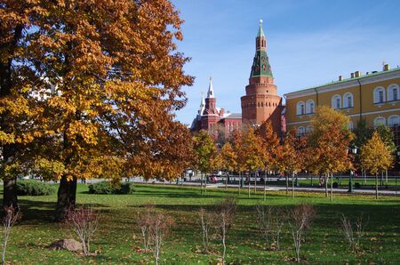 MOSCOW, RUSSIA - October 19, 2014: Alexander Garden and Moscow kremlin in autumn dayの写真素材