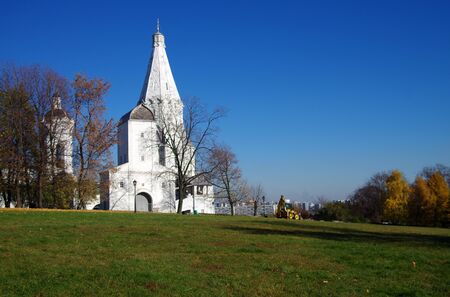 MOSCOW, RUSSIA - October 21, 2015: Autumn day in the Kolomenskoye estateのeditorial素材