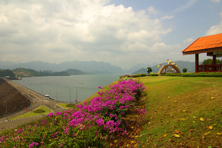SURAT THANI, THAILAND - January 19, 2014: Ratchaprapha Dam in Khao Sok National Parkのeditorial素材