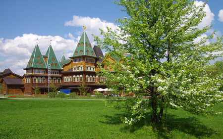 MOSCOW, RUSSIA - MAY, 2016: Palace of Tsar Alexei Mikhailovich in Kolomenskoye in spring dayのeditorial素材
