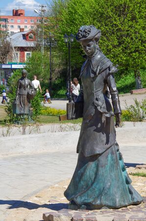DMITROV, RUSSIA - May, 2018: Sculpture teacher in the Parkのeditorial素材