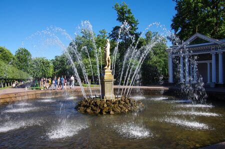 PETERHOF, RUSSIA - August, 2017: Fountain in the park  in Peterhofのeditorial素材