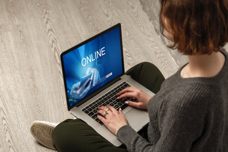 online on a laptop, Online customer service