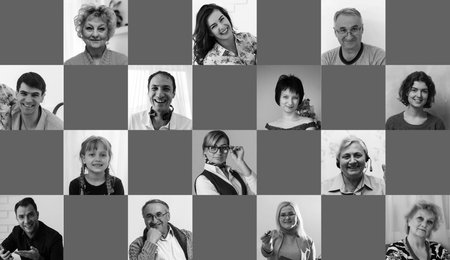 Group Video Call. Webcam Screenshot Web Conferencing Together, Positive People Greeting Each Other, Waving Hands At Camera, Enjoying Online Communicationの写真素材