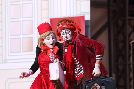 PERM, RUSSIA - JUN 5, 2015: Two clowns perform on open air stage at Perm Kaleidoscope Festivalのeditorial素材