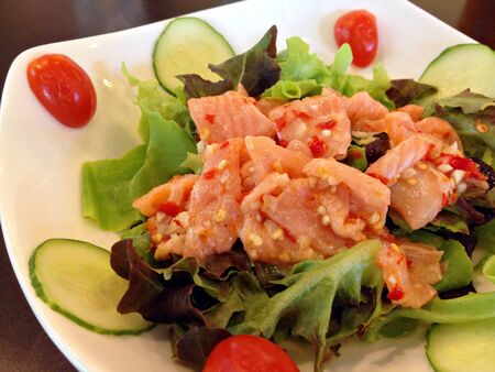 Spicy salmon saladの素材