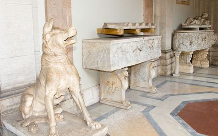 Rome. Vatican Museums. Dog statueのeditorial素材