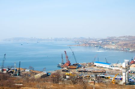 Construction of the bridge to the island of Russianのeditorial素材
