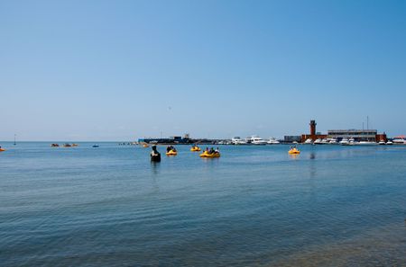 Vladivostok. Embankment. Mermaid. Favorite place of citizens.のeditorial素材