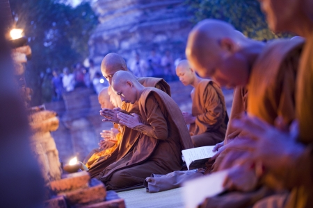 AYUTHAYA, THAILAND - JUN 24 : The practice clergys of Buddhism in Visakha Puja Day on June 24, 2013. Ayuthaya, Thailand.Visakha Puja Day is the three important incident of Budhha, birth day, enlightenment and nibbana.のeditorial素材
