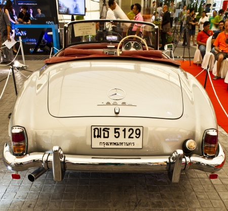PATHUMTHANI - JUNE 20 : The vintage car Mercedes-Benz 300C,1953s original car in Geramany showed in event of The 37th Vintage Car Concours on June 20, 2013. Pathunthani, Thailandのeditorial素材