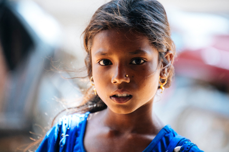KATHMANDU, NEPAL - MAY 5, 2017 :  Unidentifiy Nepalese girl at Bhaktapur, Heritage site in Kathmandu, Nepal in May 5, 2017.のeditorial素材