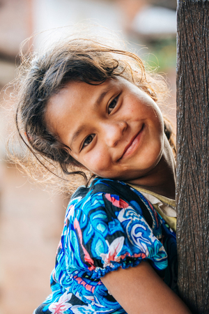 KATHMANDU, NEPAL - MAY 5, 2017 :  Unidentifiy Nepalese girl at Bhaktapur, Heritage site in Kathmandu, Nepal in May 5, 2017.のeditorial素材