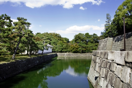 Japanese garden at shijo castle, kyoto, japan のeditorial素材