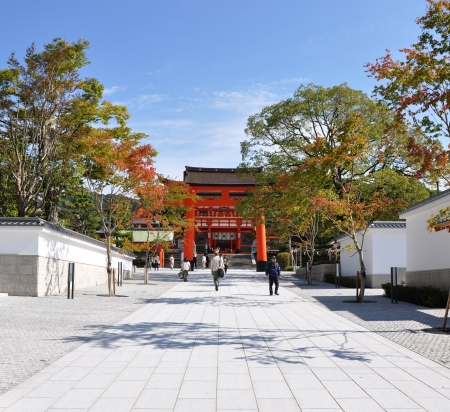 Beautiful Red Torii in fujimi-inari in kyoto, japan のeditorial素材