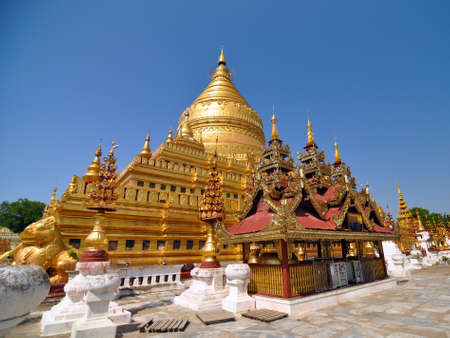 Shwezigon Paya Pagoda, Landmark in Bagan, Myanmar. の写真素材