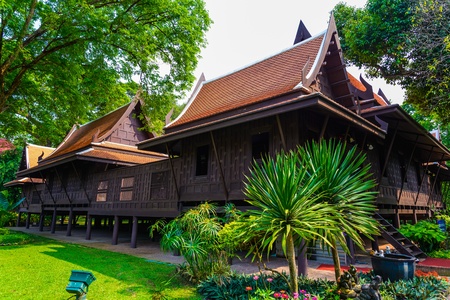 Beautiful building in Sanamchan Palace at Nakhon Pathom province (Thailand)のeditorial素材