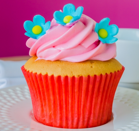 Cupcake on wood tableの写真素材