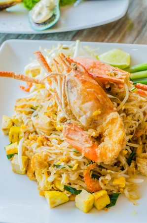 Stir Thailand with big shrimp (Pad Thai)の写真素材