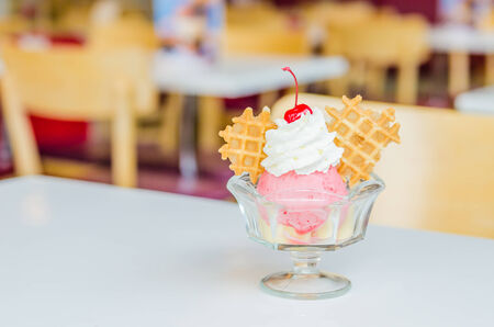 Ice cream sundae