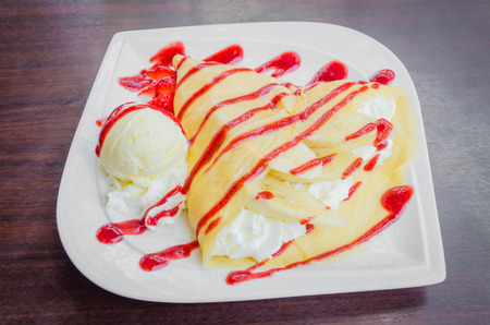 Strawberry crepe dessertの写真素材