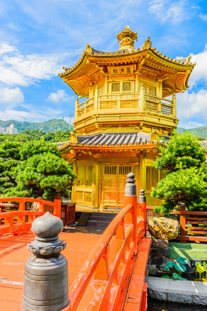 Gold Chinese pavilion at the park of Hong Kongのeditorial素材