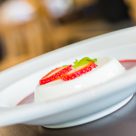 Panna cotta strawberry - dessert foodの写真素材