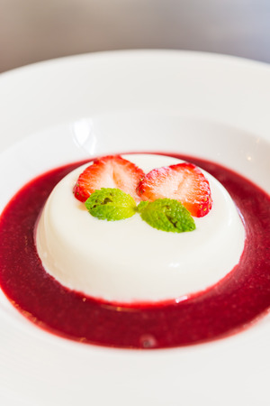 Panna cotta strawberry - dessert foodの写真素材