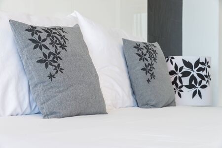 Bed pillow