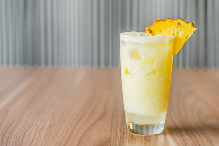 Pineapple cocktails juice glass - filter effect