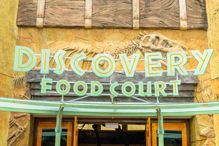 SINGAPORE - November 7: Tourists and theme park visitors Attraction in Universal Studios at Singapore on November 7, 2015 in Sentosa island, Singaporeのeditorial素材