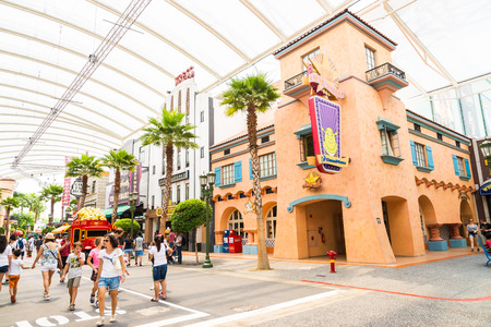 SINGAPORE - November 7: Tourists and theme park visitors Attraction in Universal Studios at Singapore on November 7, 2015 in Sentosa island, Singaporeのeditorial素材
