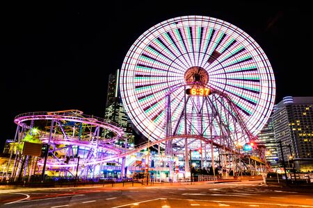Beautiful cityscapre Yokohama skyline and Ferris wheel at nightのeditorial素材