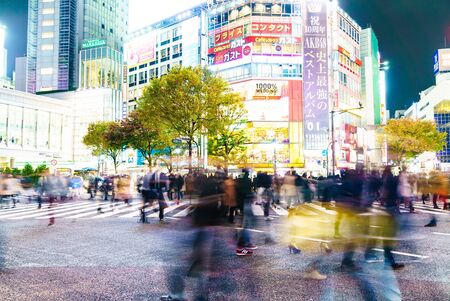 TOKYO, JAPAN - November 25, 2015: Crowded peoples walk at Shibuya Crossing during the holiday season. Shibuya is the famous place in tokyoのeditorial素材