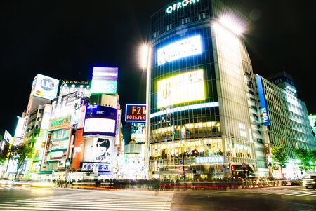 TOKYO, JAPAN - November 25, 2015: Crowded peoples walk at Shibuya Crossing during the holiday season. Shibuya is the famous place in tokyoのeditorial素材