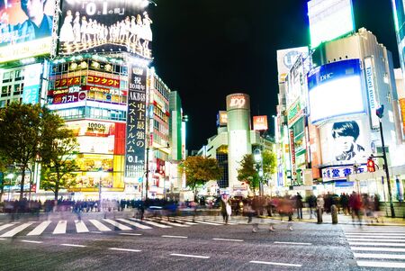 TOKYO, JAPAN - November 25, 2015: Crowded peoples walk at Shibuya Crossing during the holiday season. Shibuya is the famous place in tokyoのeditorial素材