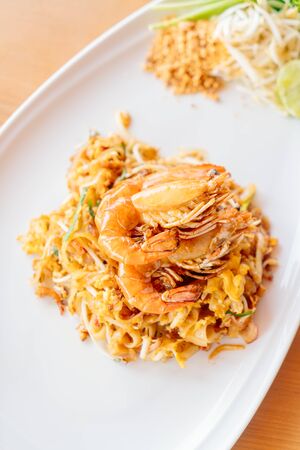 Selective focus point on Pad thai noodles - Filter effectの写真素材