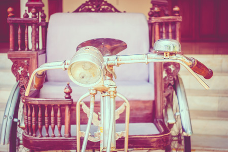 Selective focus point on vintage bicycle - Vintage Filterの写真素材