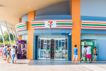 NONTHABURI , THAILAND JAN 20 2018 7-11 is the convenience shop and store have a lot of franchies in Thailandのeditorial素材