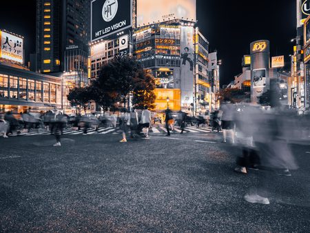 SHIBUYA TOKYO JAPAN - JULY 29 , 2018 : Pedestrians people crosswalk around Shibuya district area in Tokyo, Japanのeditorial素材
