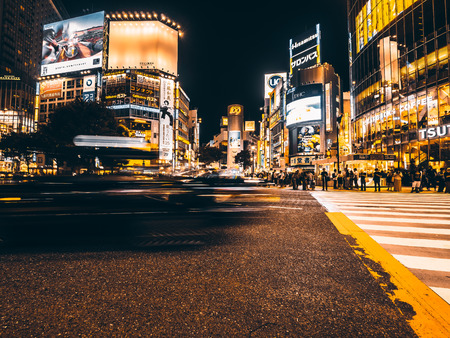 SHIBUYA TOKYO JAPAN - JULY 29 , 2018 : Pedestrians people crosswalk around Shibuya district area in Tokyo, Japanのeditorial素材